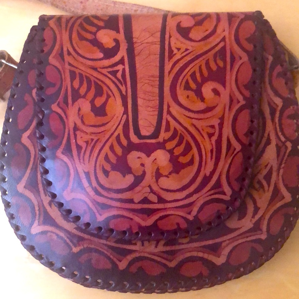 Ornate Brown Leather Crossbody Bag with Floral Detailing - Picture 8 of 9